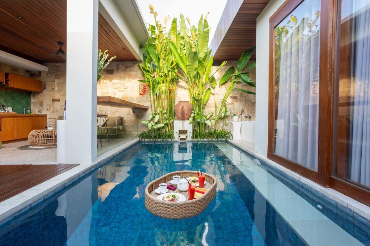 Bali Vilaasee Seminyak Buitenkant foto