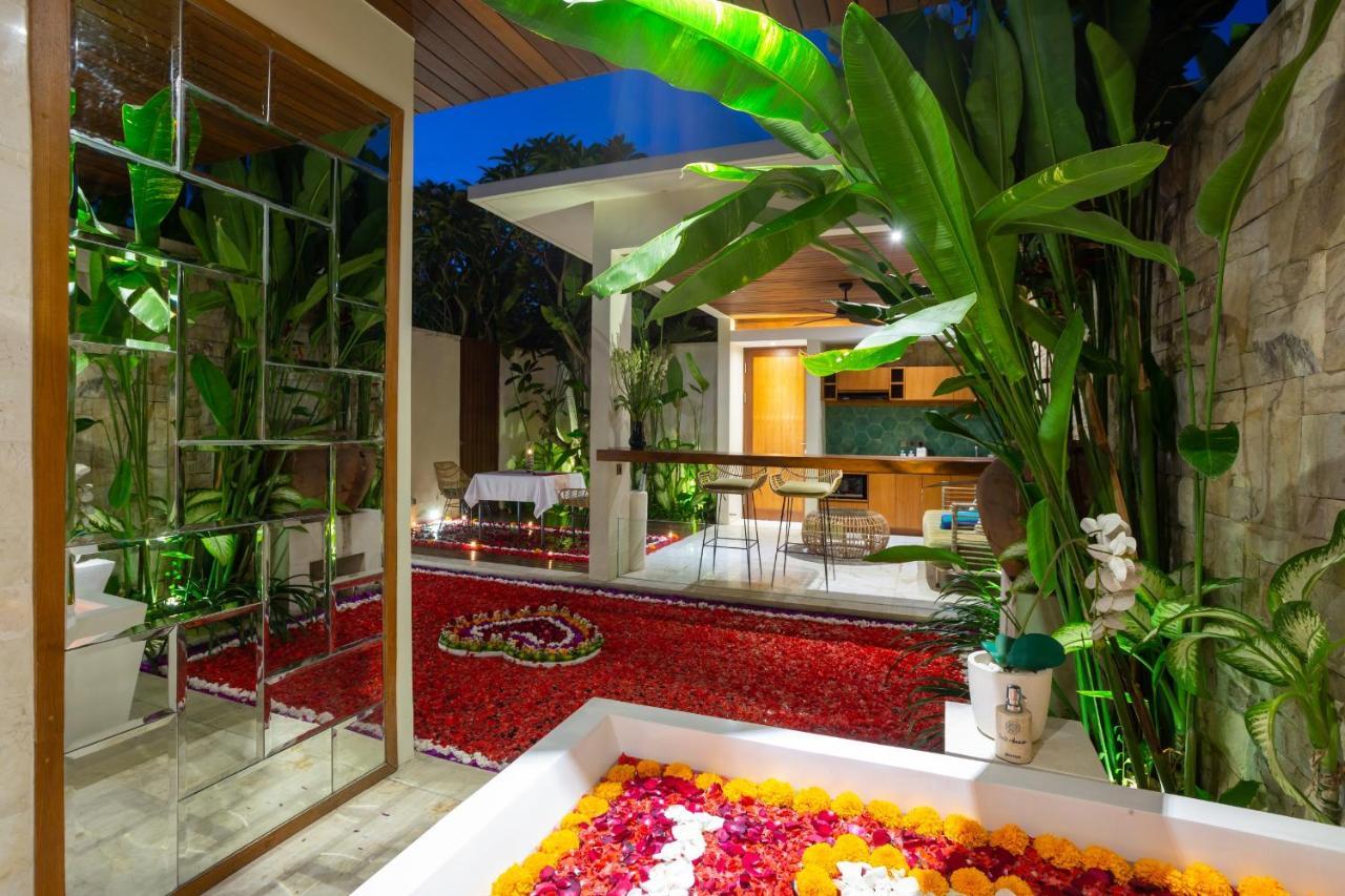 Bali Vilaasee Seminyak Buitenkant foto