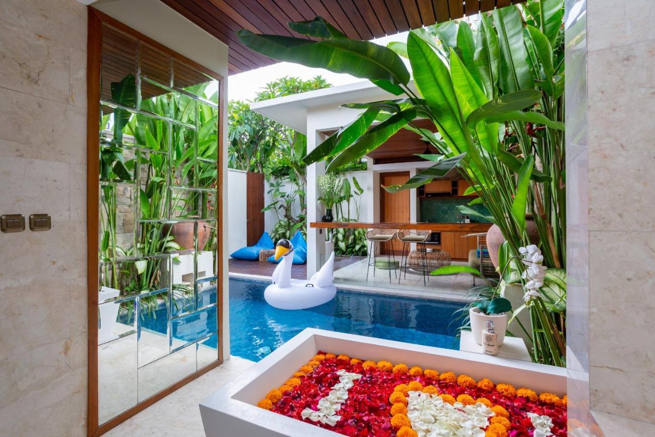 Bali Vilaasee Seminyak Buitenkant foto